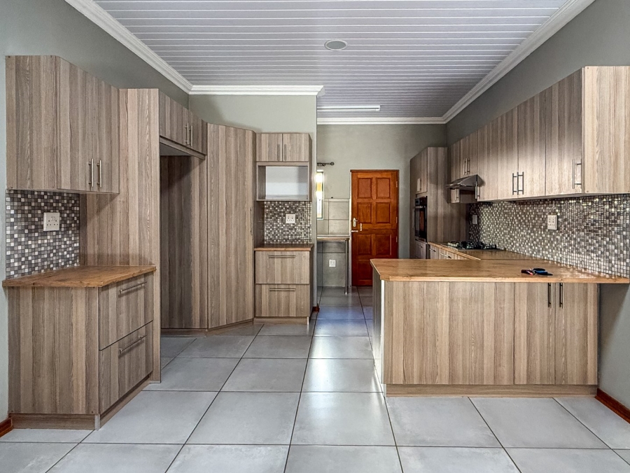  Bedroom Property for Sale in Wilkoppies North West